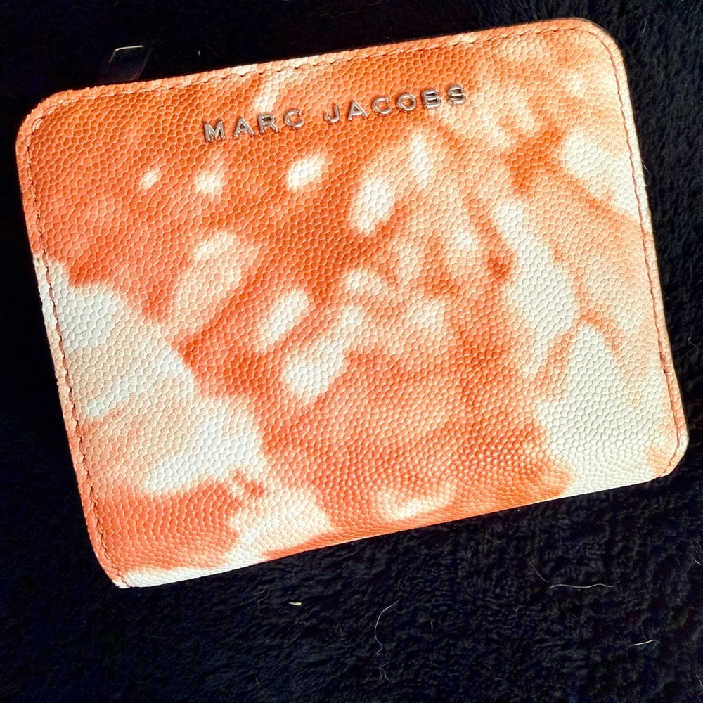 Marc Jacobs Coral and White Wallet - Picture 3 of 6